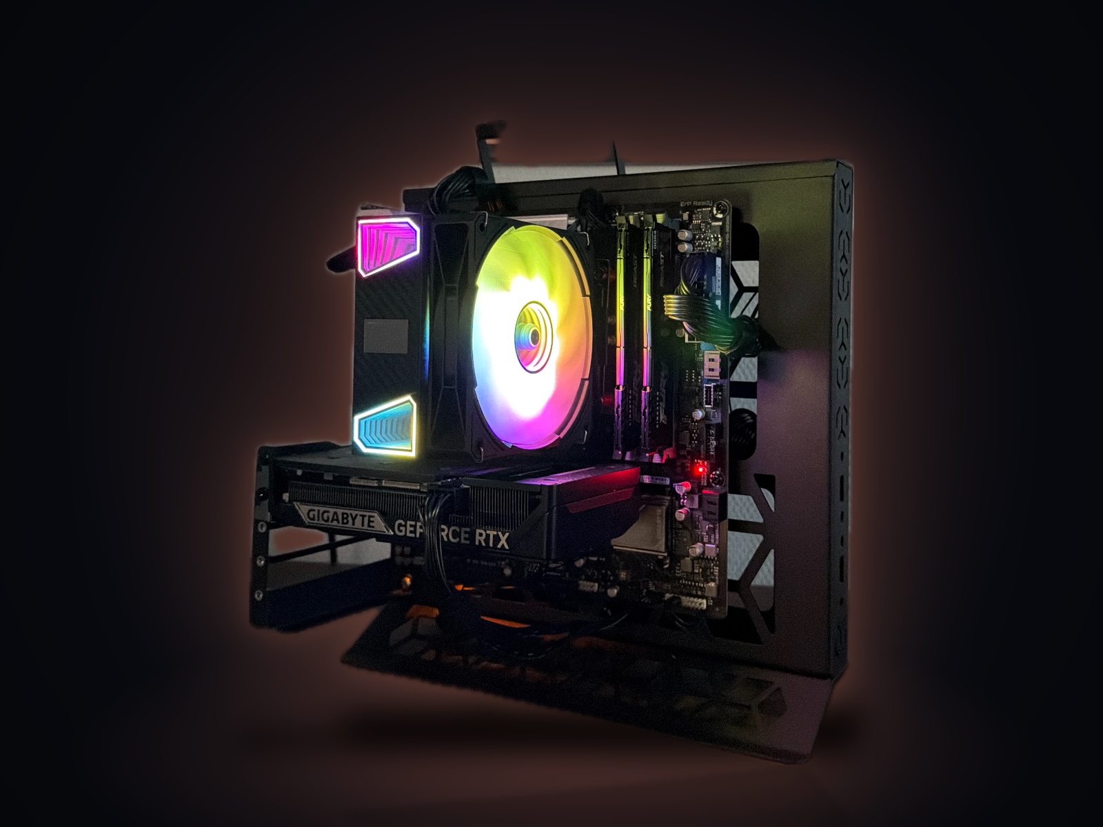 Игровой ПК i5-12400F, RTX 5060 8 ГБ Gigabyte, 32 ГБ DDR4, открытый стенд