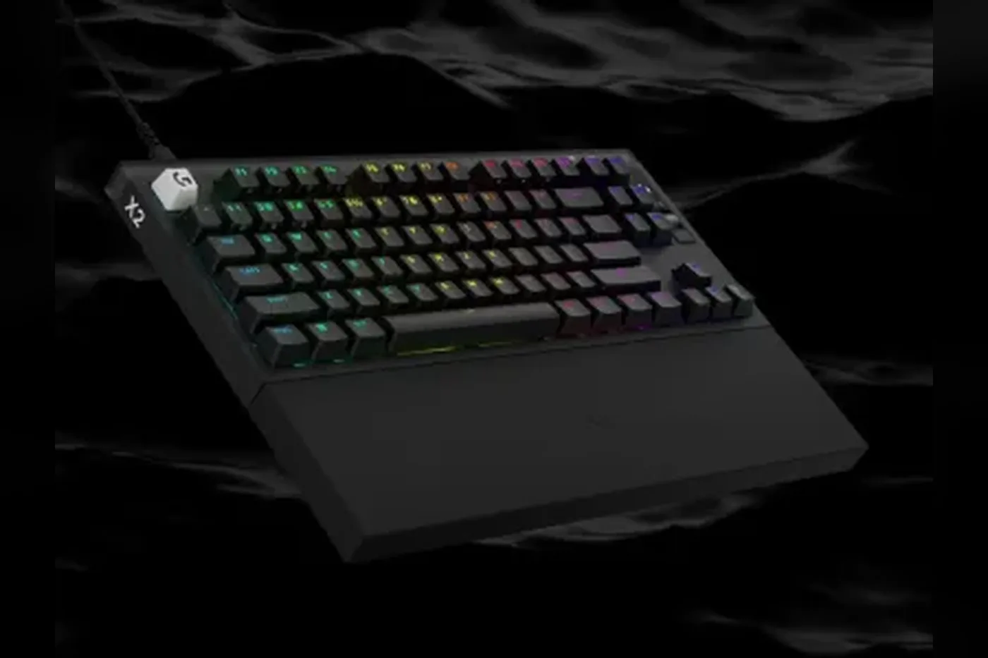 Logitech выпустила новую клавиатуру и гарнитуру для геймеров