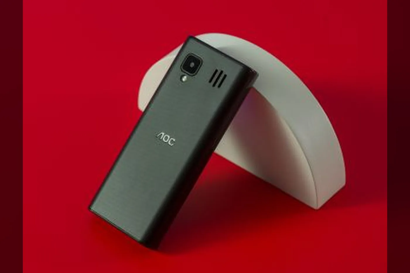 AOC A245: кнопочный телефон с большим запасом автономности